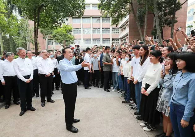 李克强总理考察中山大学引发师生校友热烈反响